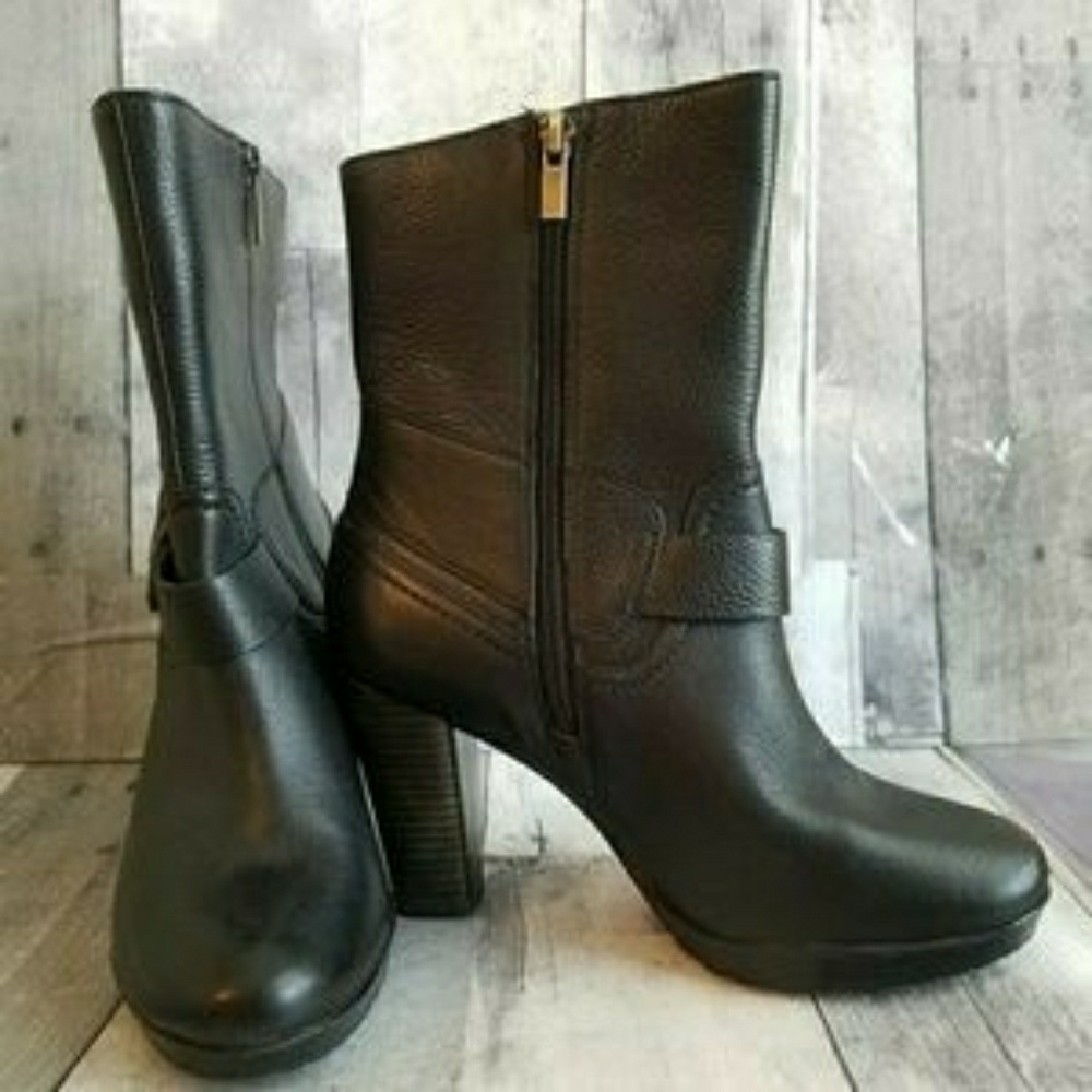 CLARKS Boots